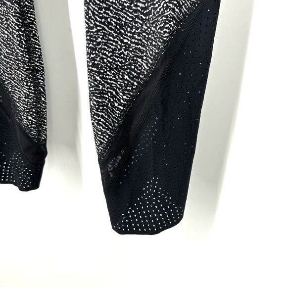 Lululemon Wunder Under Crop Black and White Leggings Size 4 - Picture 6 of 7